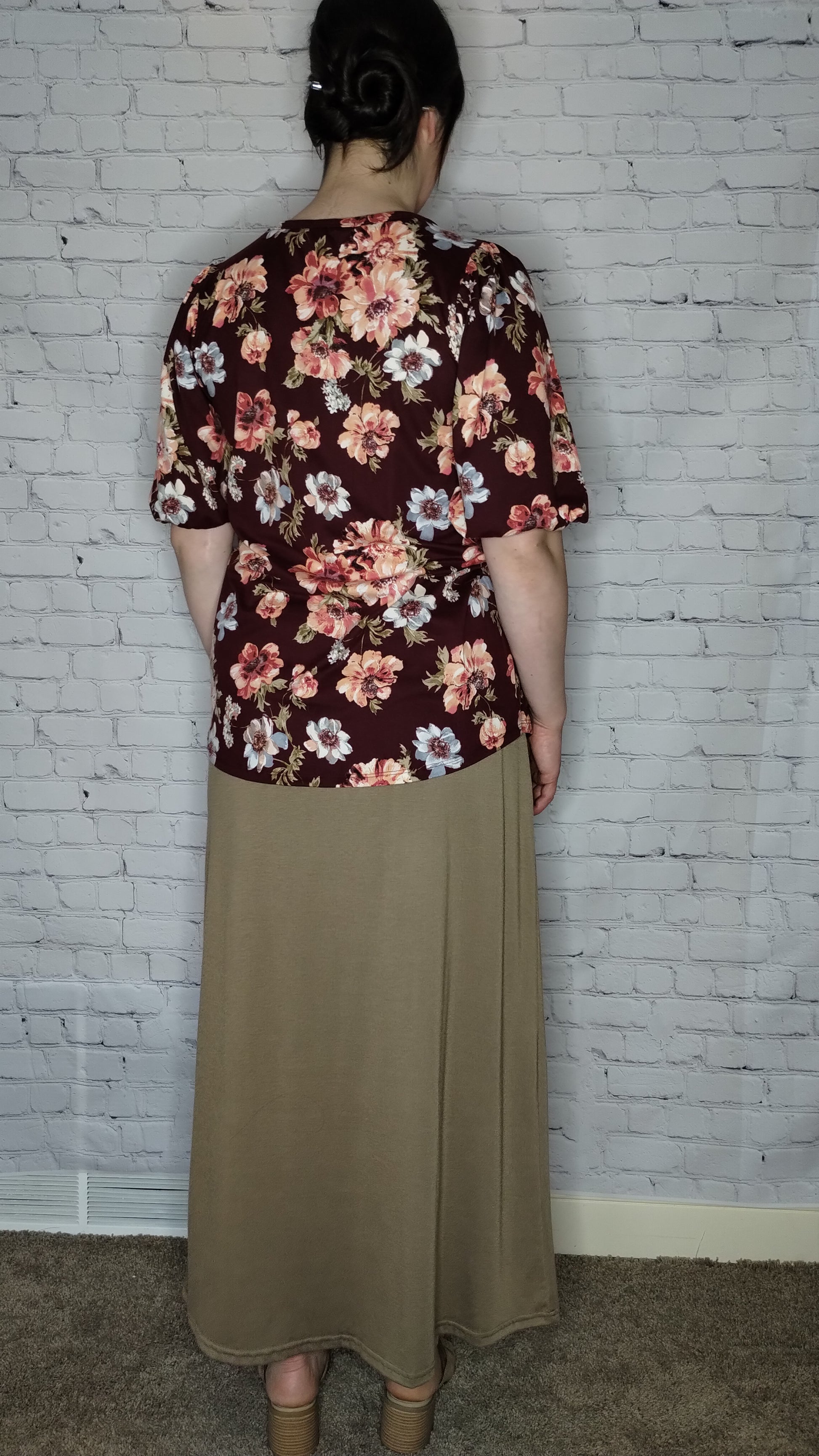 modest top, floral top, short sleeve top, burgundy top, bubble sleeve top, knit jersey top