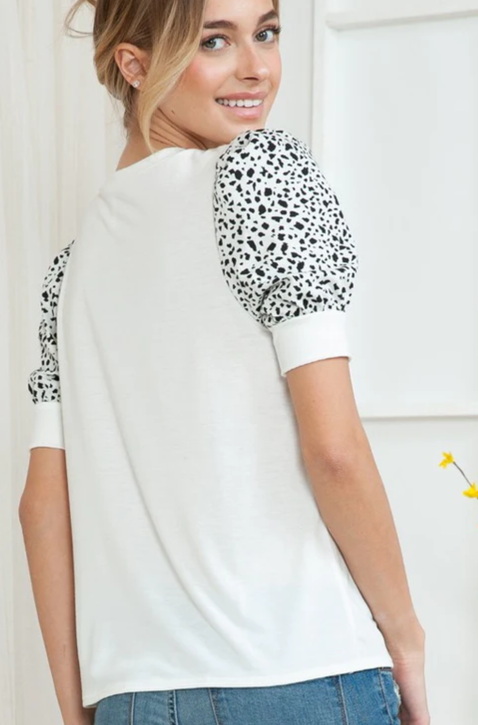 Solid Leopard Short Sleeve Top Ivory White and Black